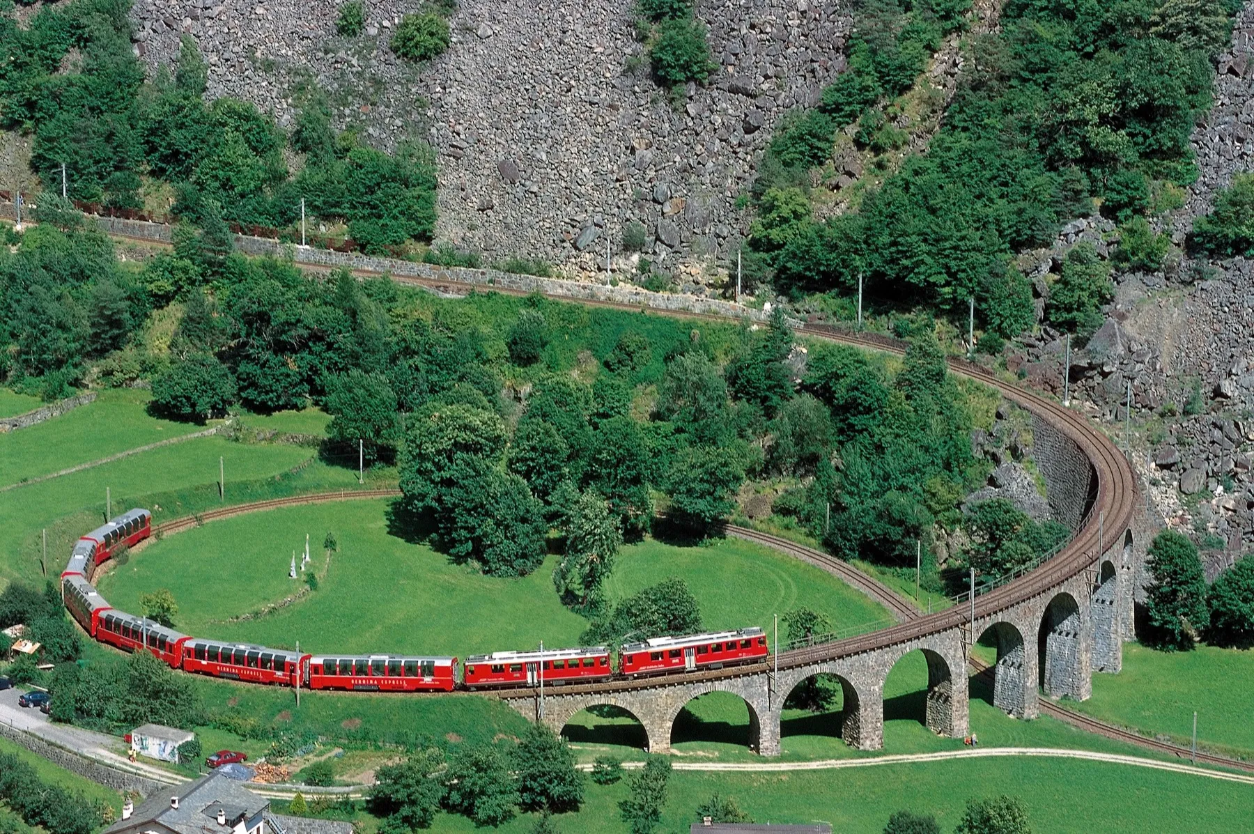 Bernina Express — Viadotto elicoidale di Brusio, Patrimonio UNESCO