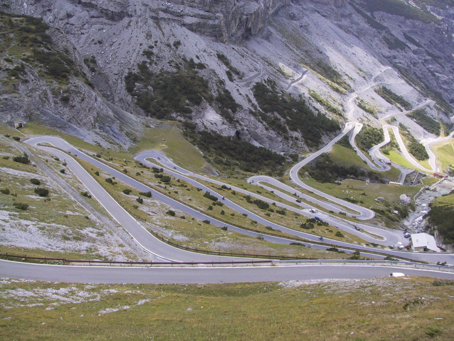 Passo dello Stelvio — vista aerea sui tornanti